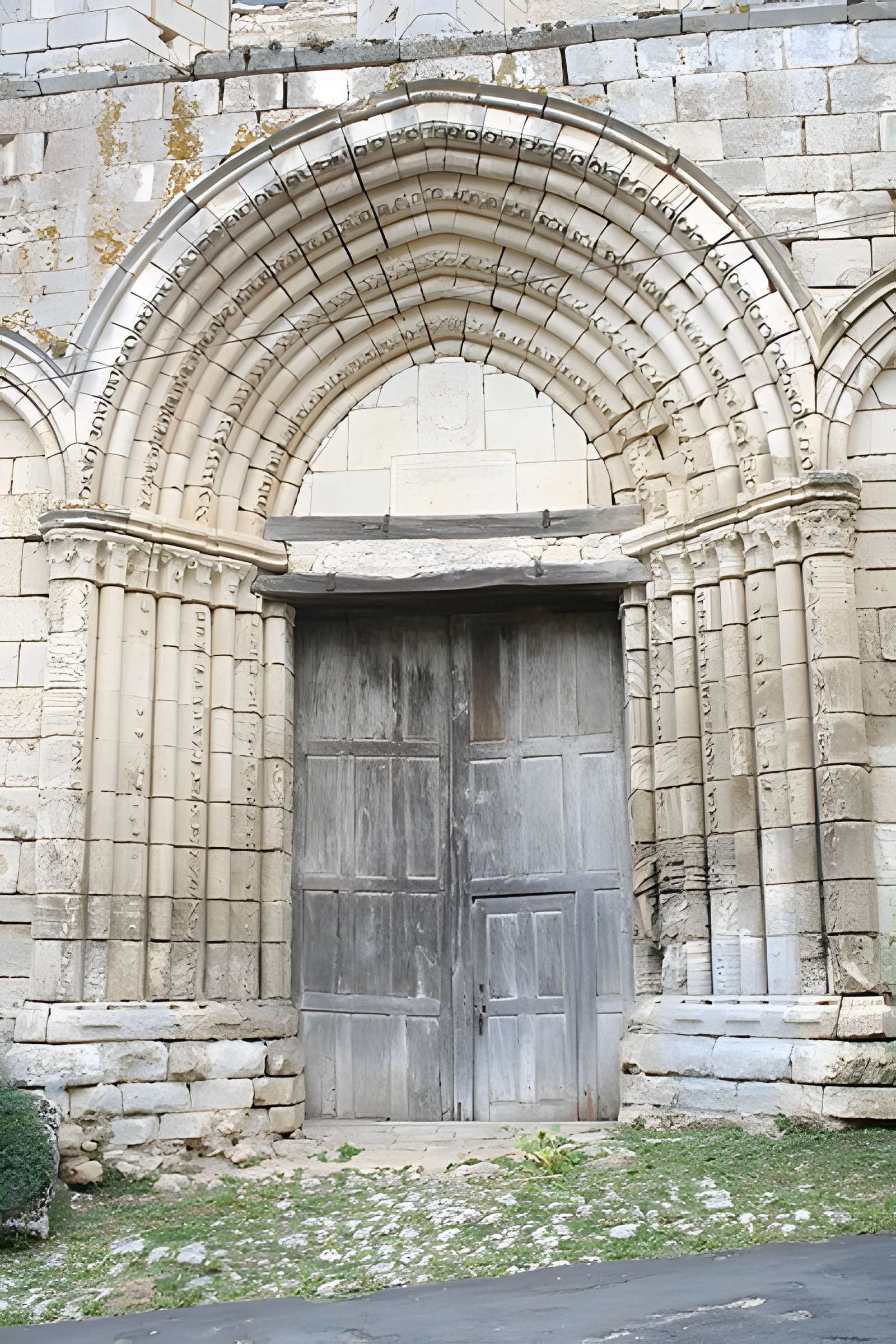 Église Sainte-Croix d'Angles-sur-l'Anglin