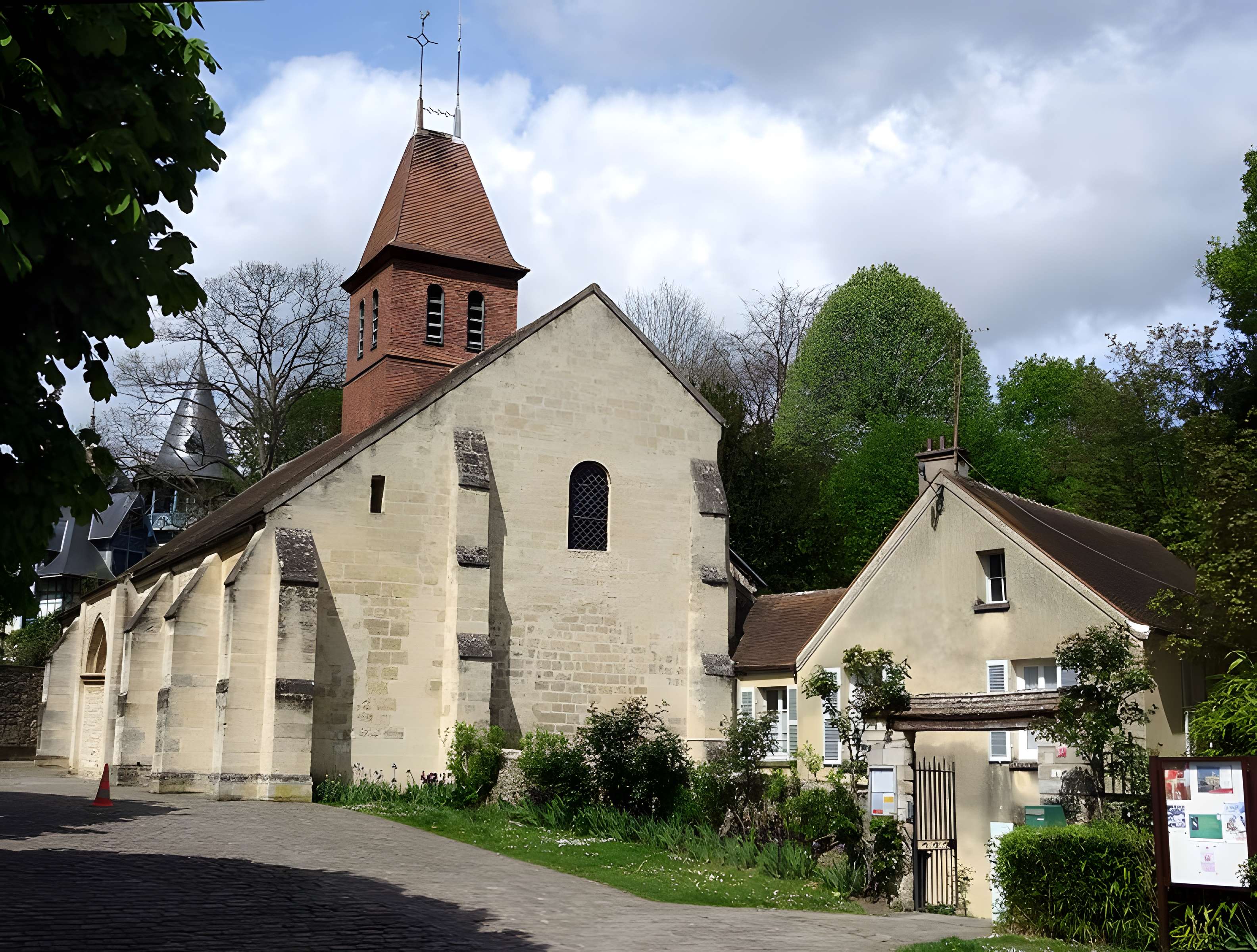 Église Sainte-Croix de Fourqueux