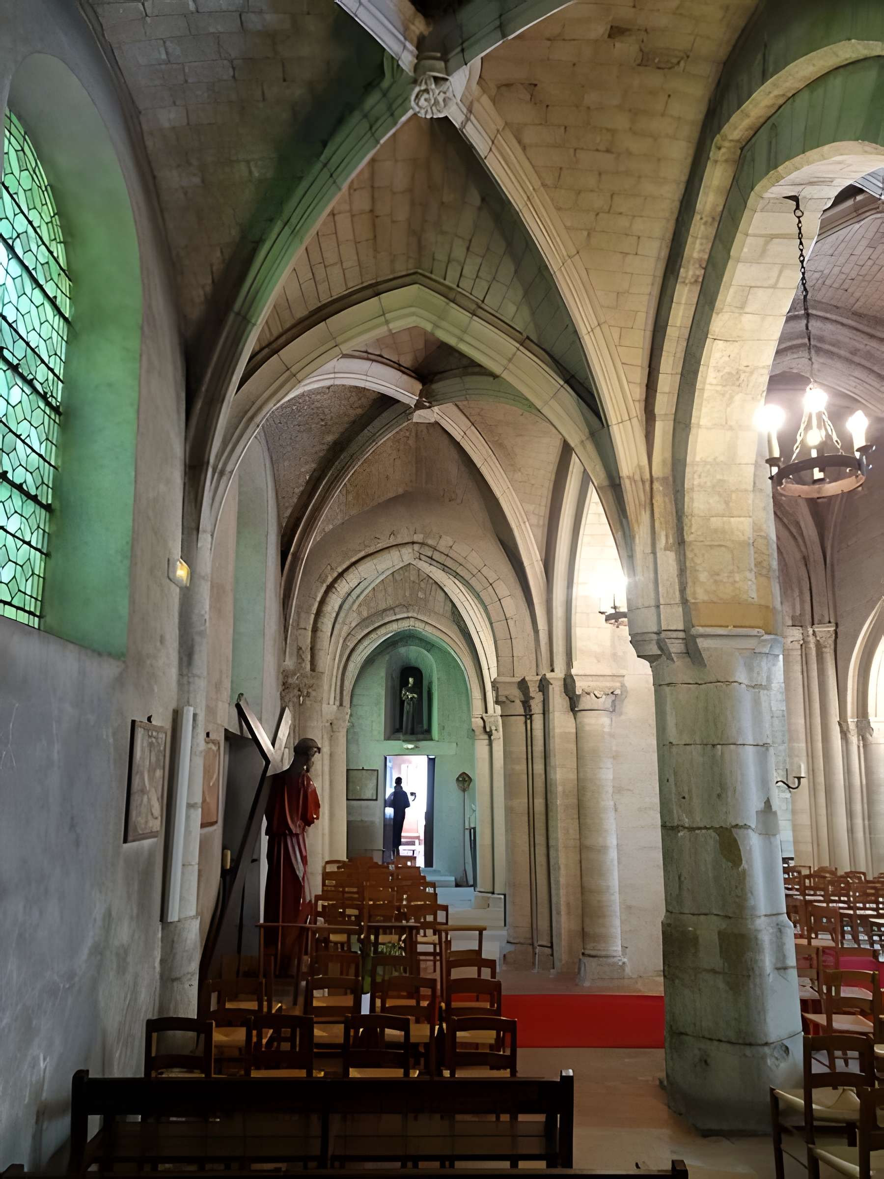Église Sainte-Croix de Fourqueux