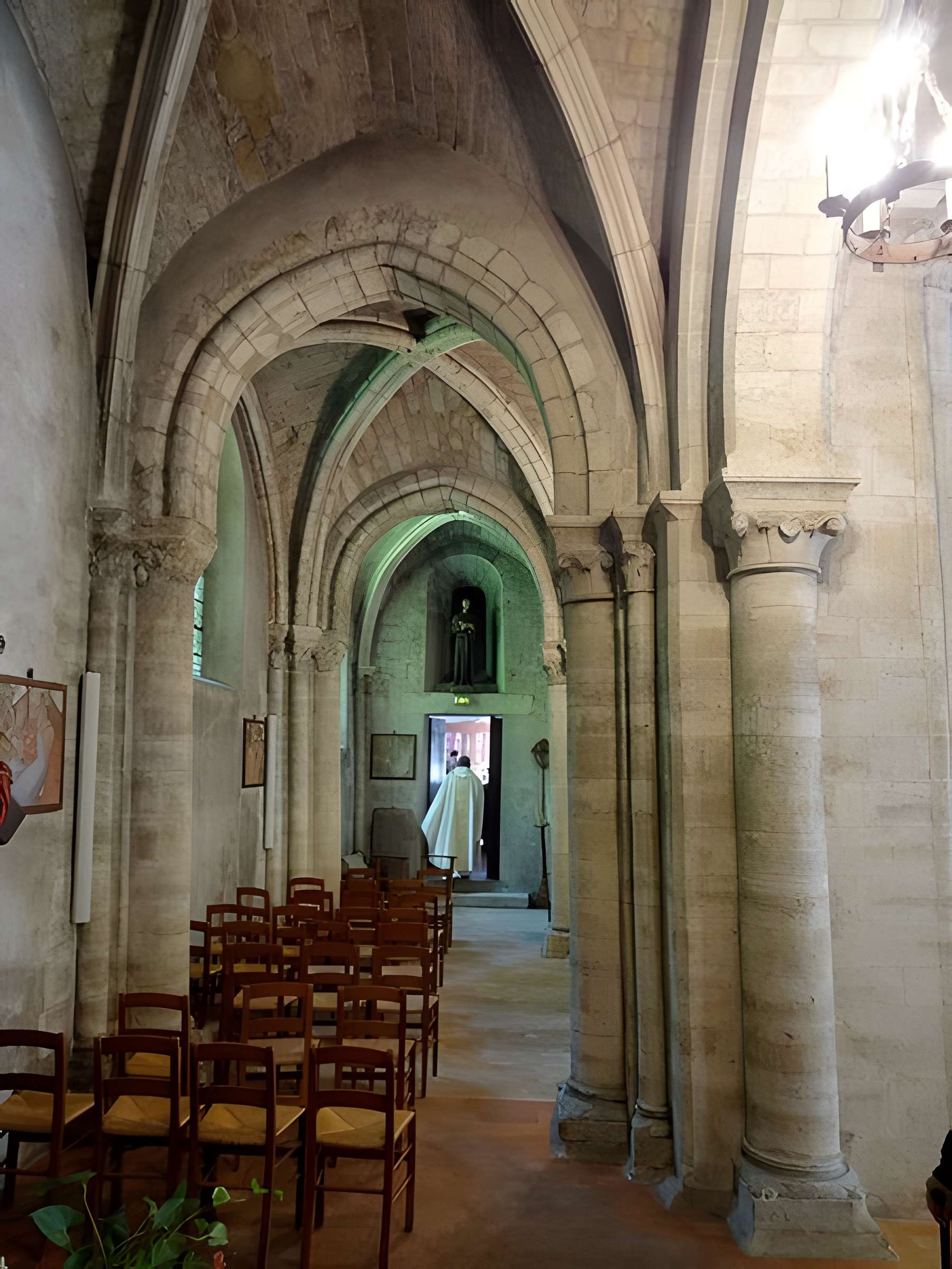 Église Sainte-Croix de Fourqueux
