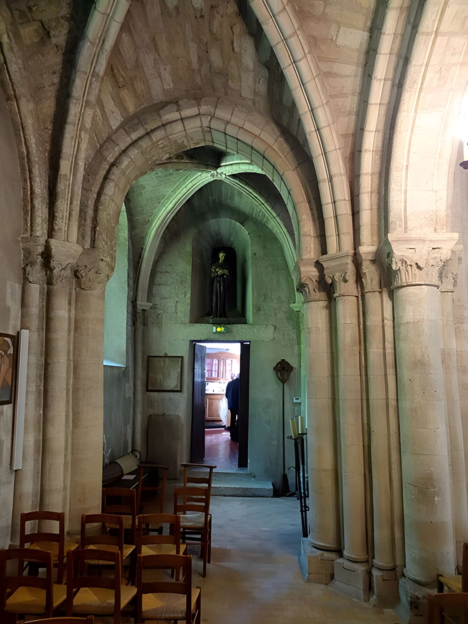 Église Sainte-Croix de Fourqueux