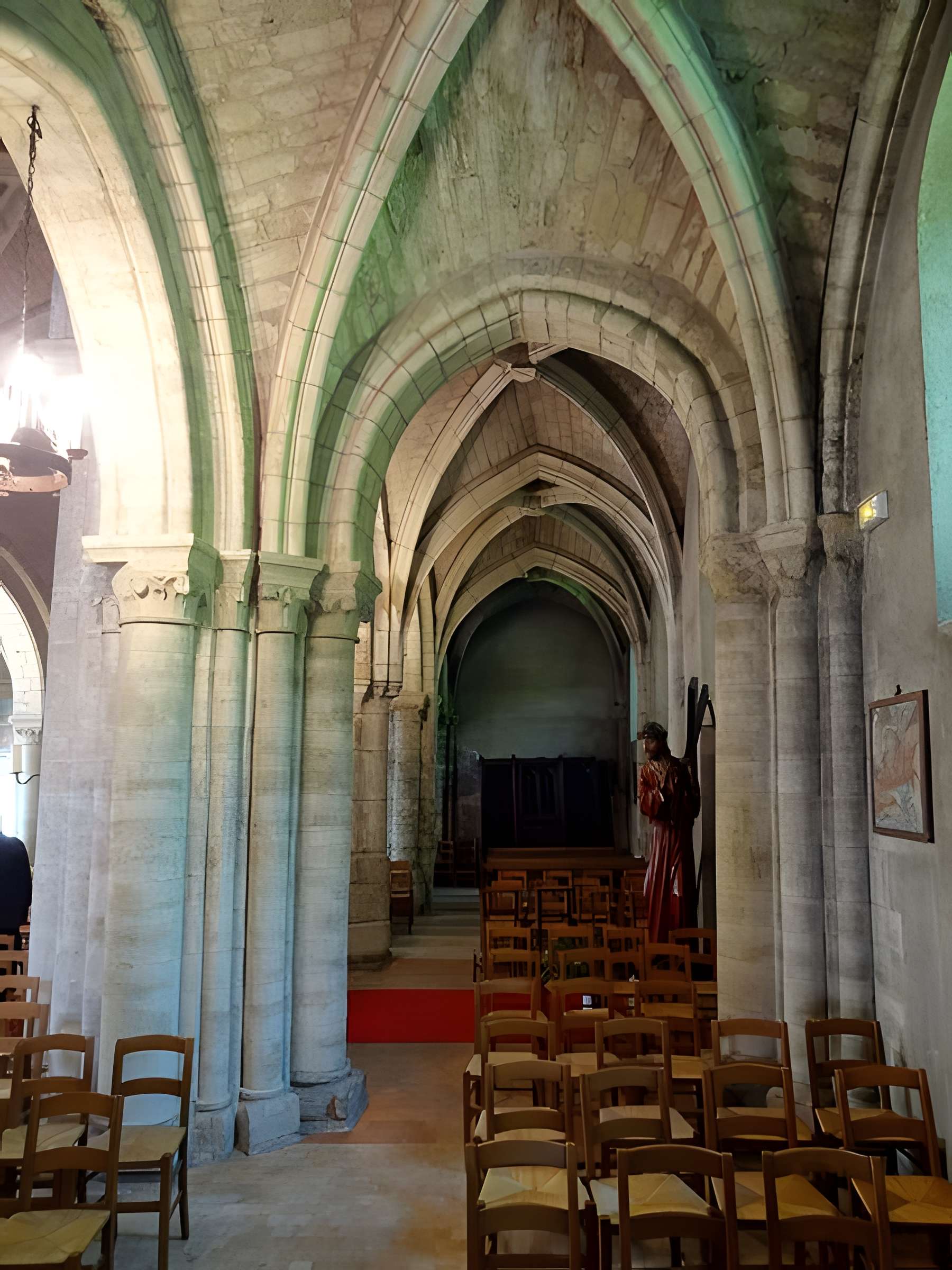 Église Sainte-Croix de Fourqueux