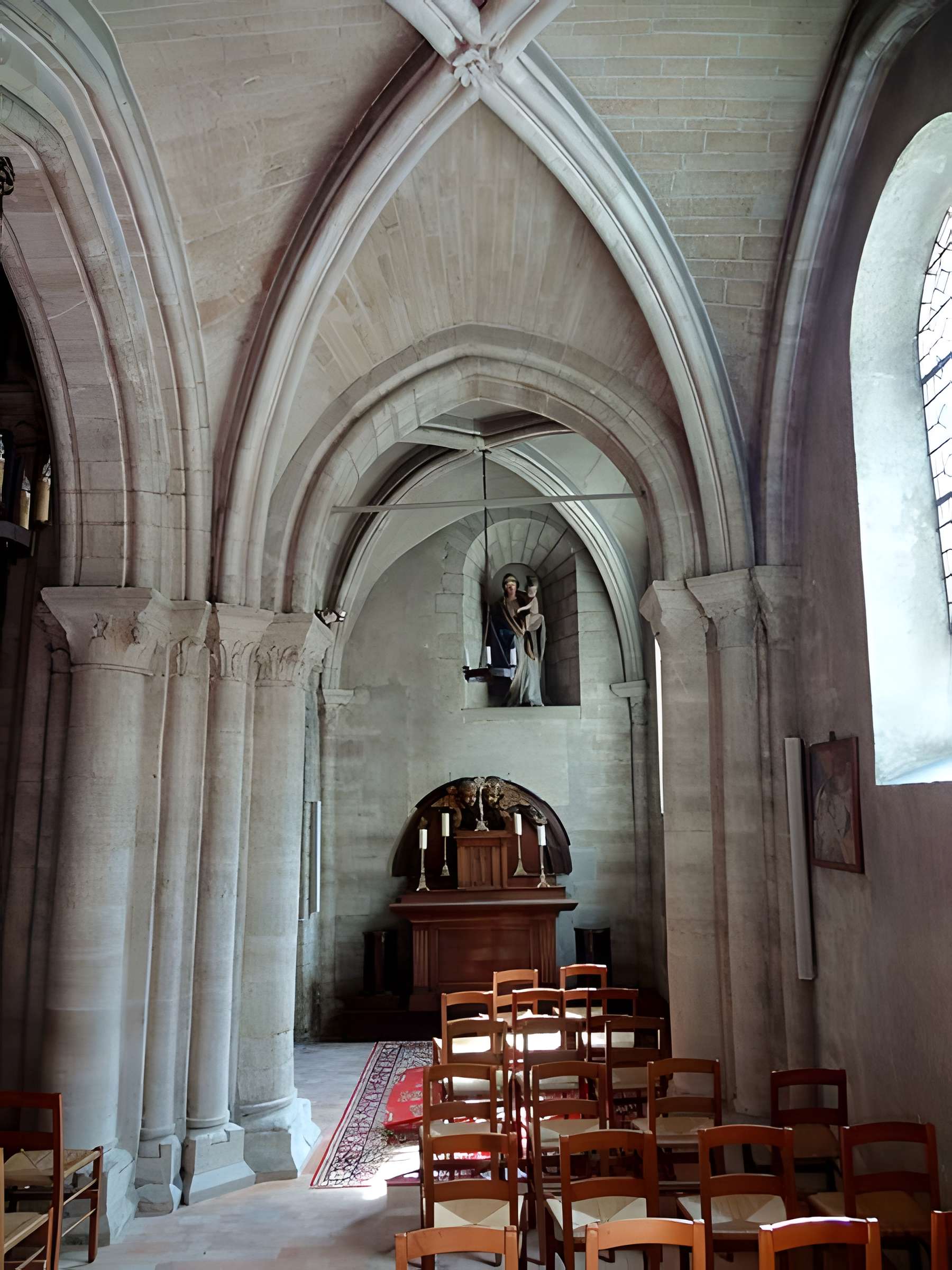Église Sainte-Croix de Fourqueux