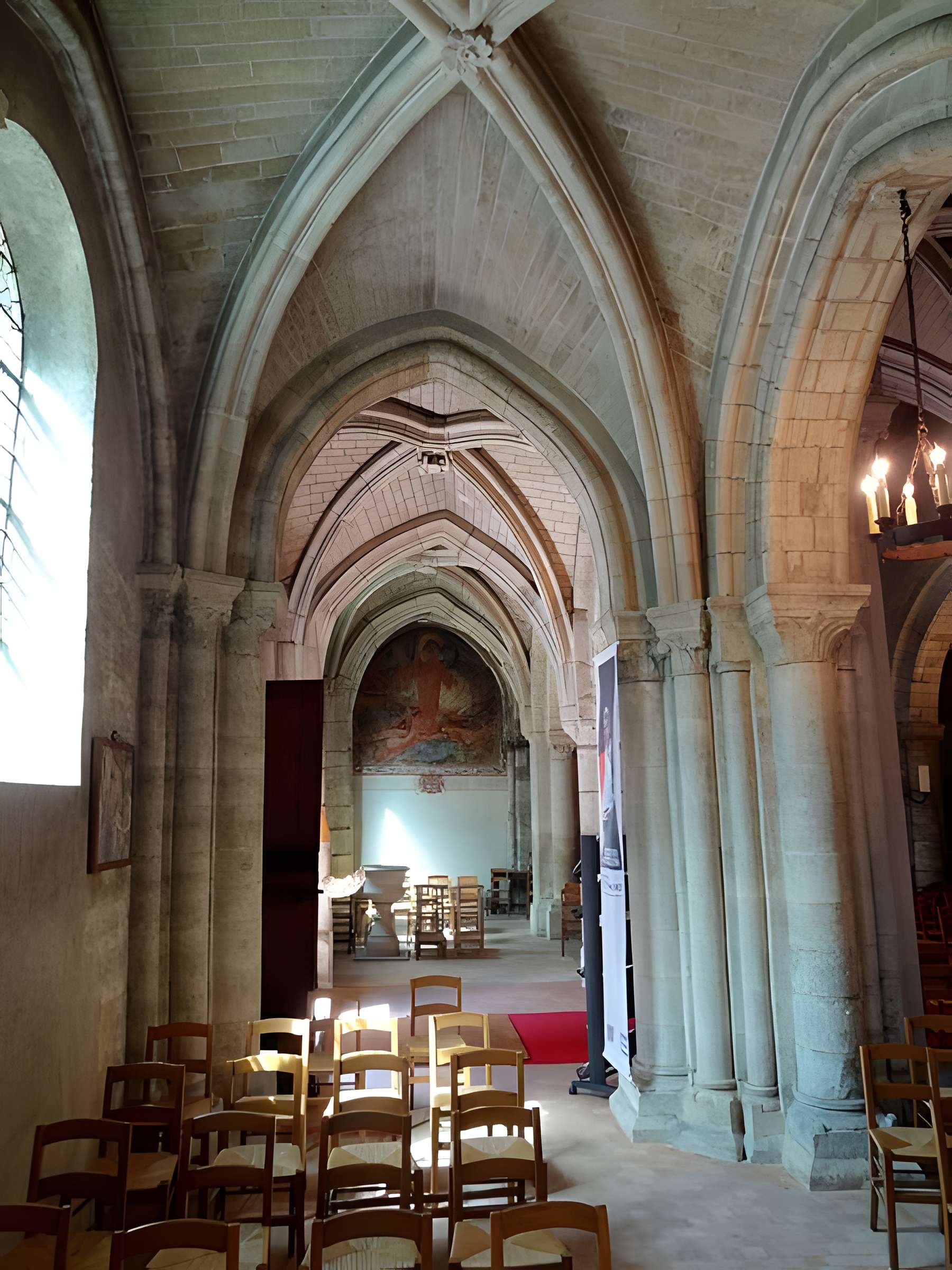 Église Sainte-Croix de Fourqueux