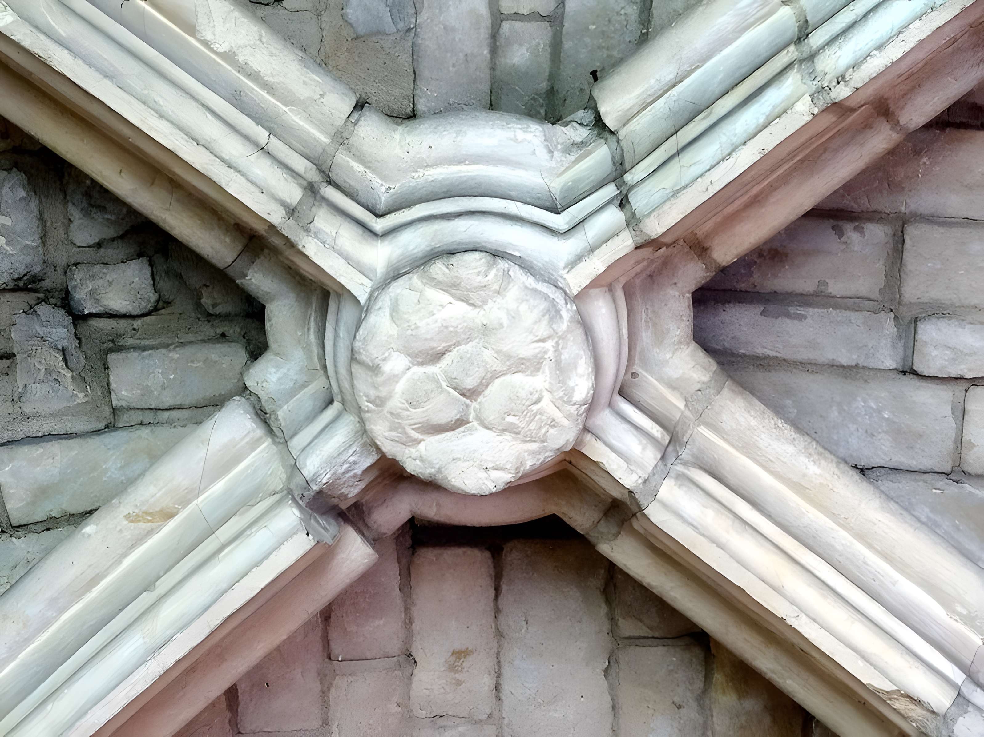 Église Sainte-Croix de Fourqueux