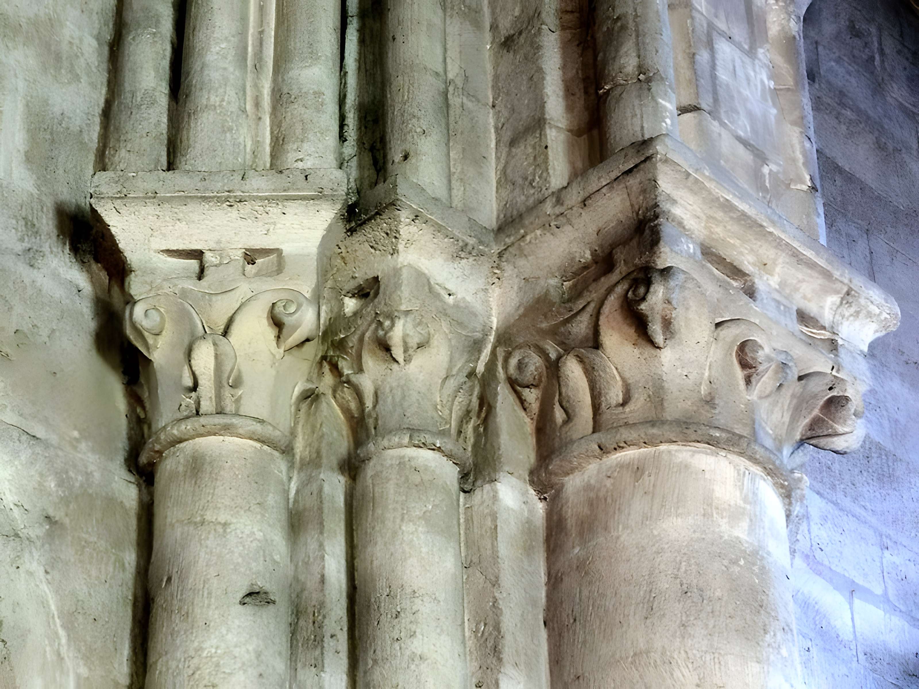 Église Sainte-Croix de Fourqueux