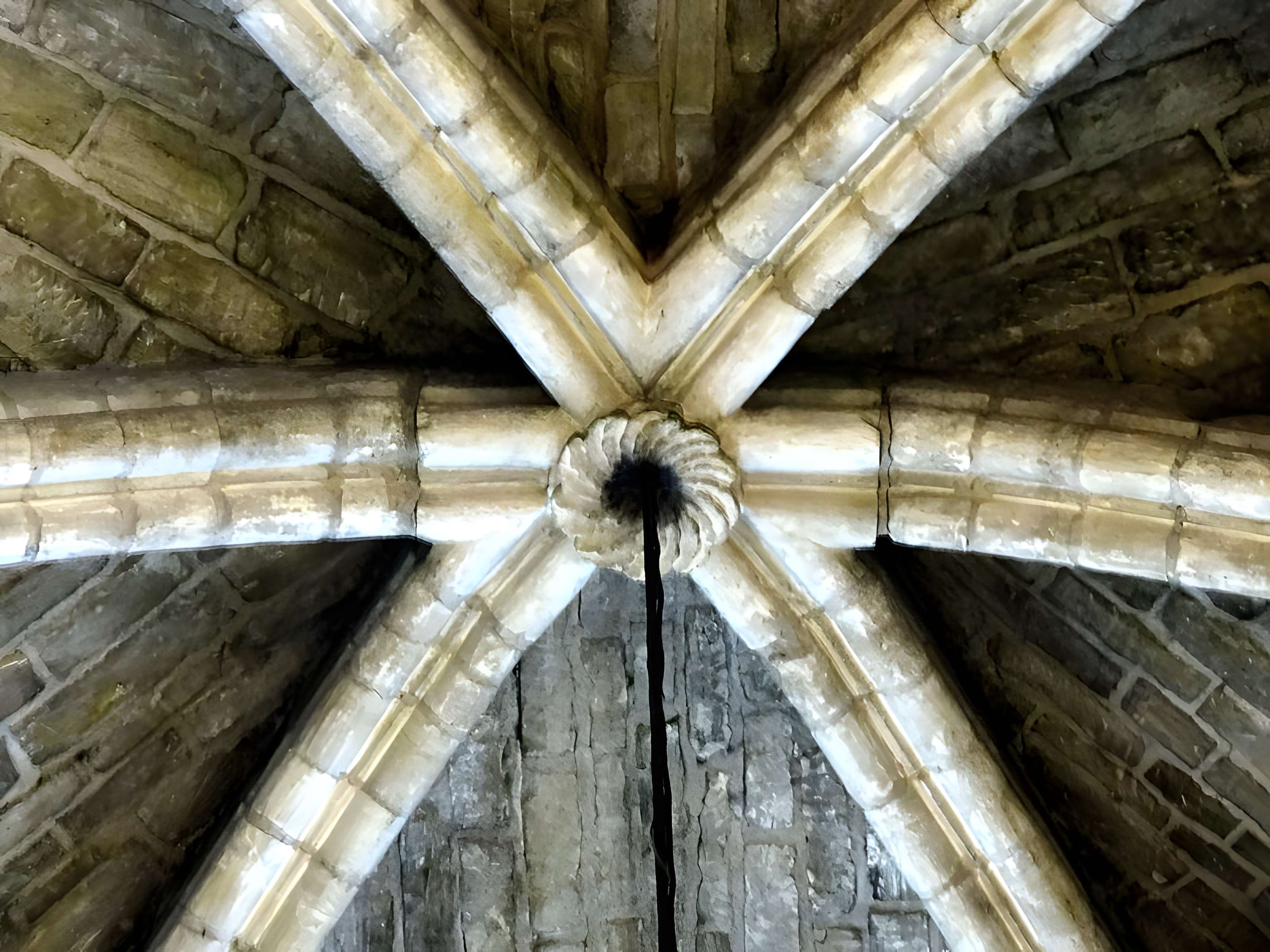 Église Sainte-Croix de Fourqueux