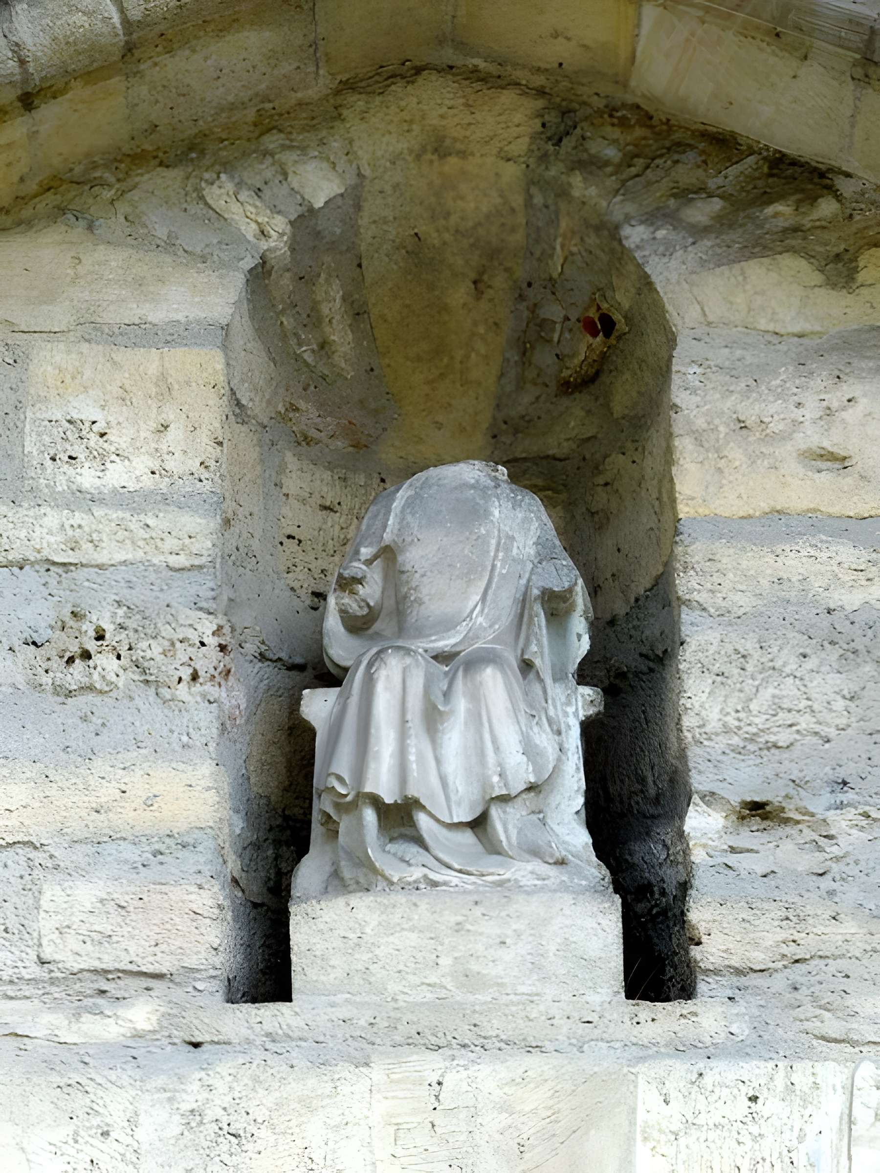 Église Sainte-Croix de Fourqueux