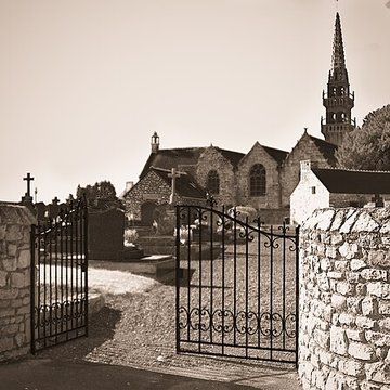 Église Saint-Edern de Plouédern