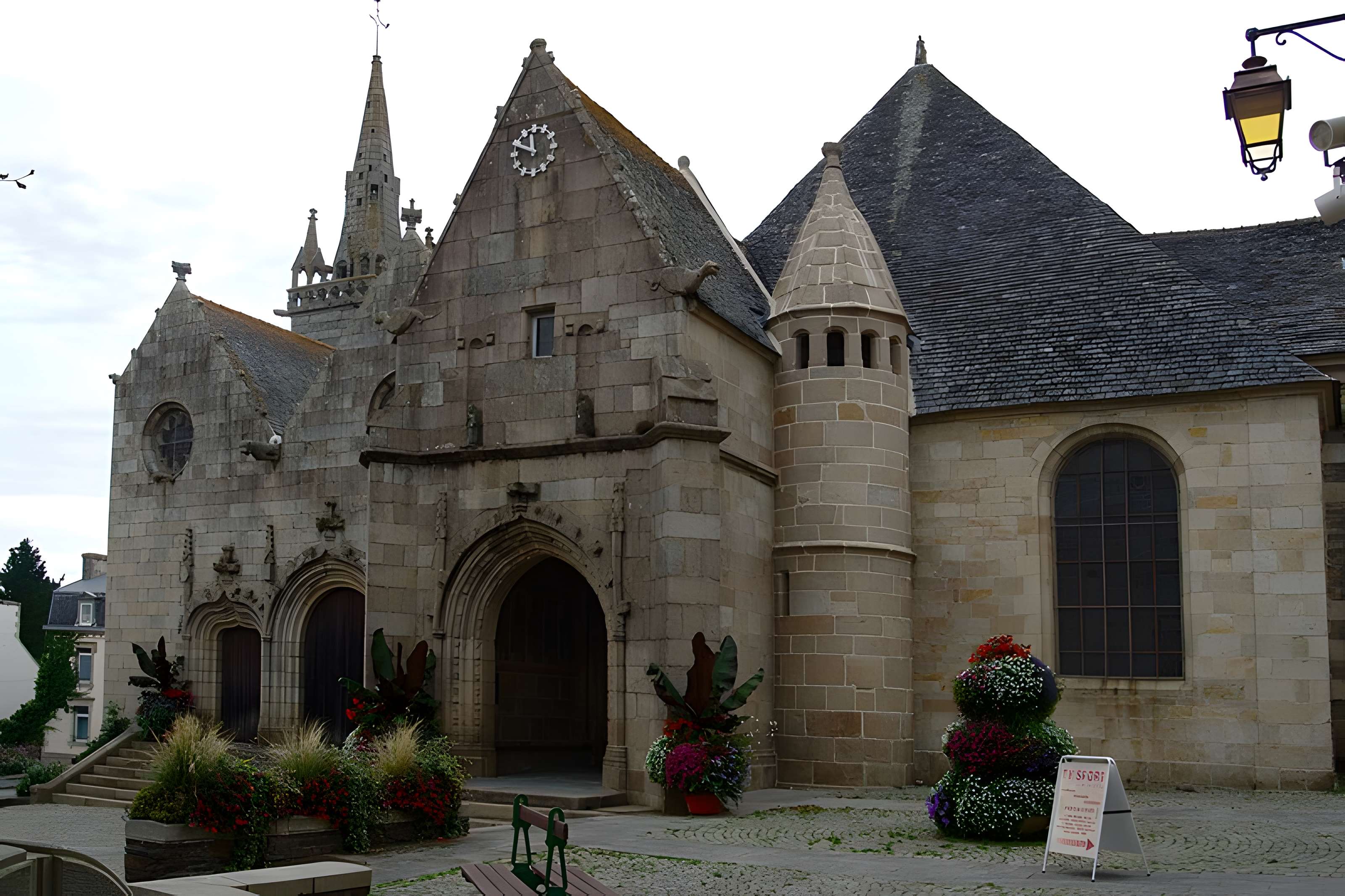 Église Saint-Efflam de Plestin-les-Grèves