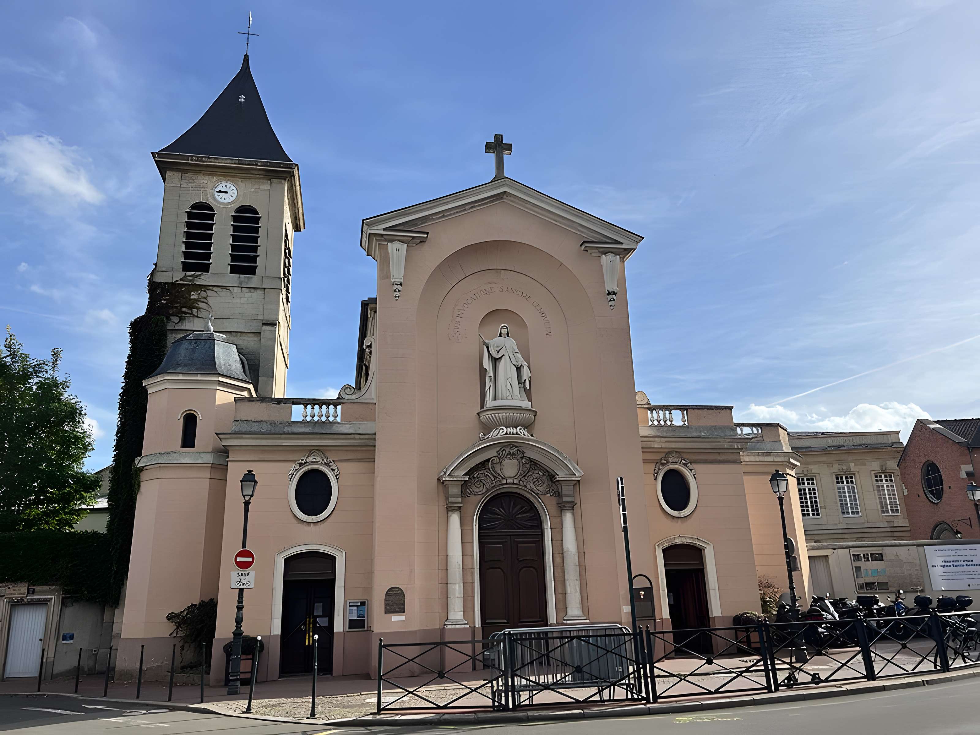 Église Sainte-Geneviève d'Asnières-sur-Seine