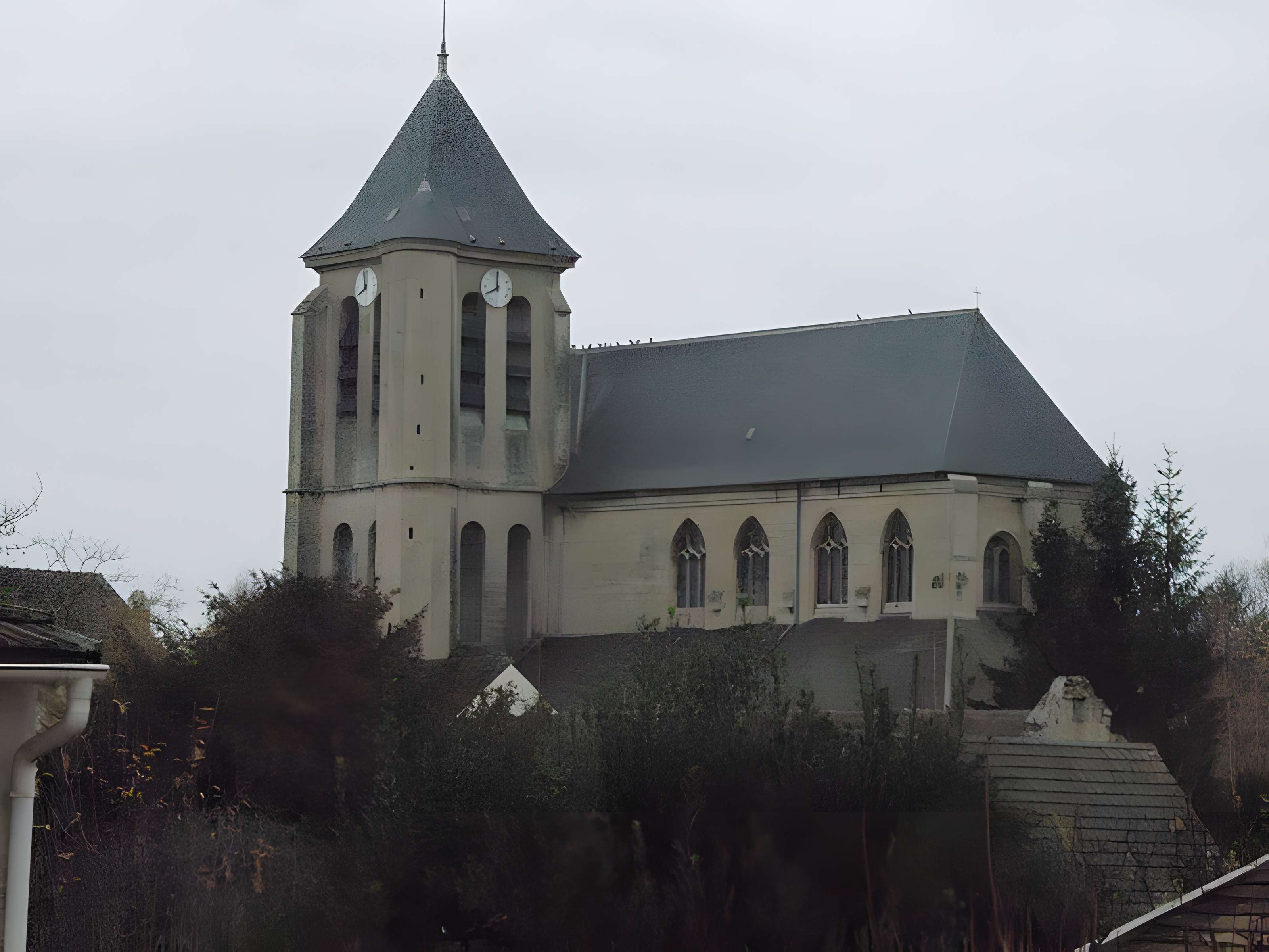 Église Sainte-Geneviève de Gouvieux