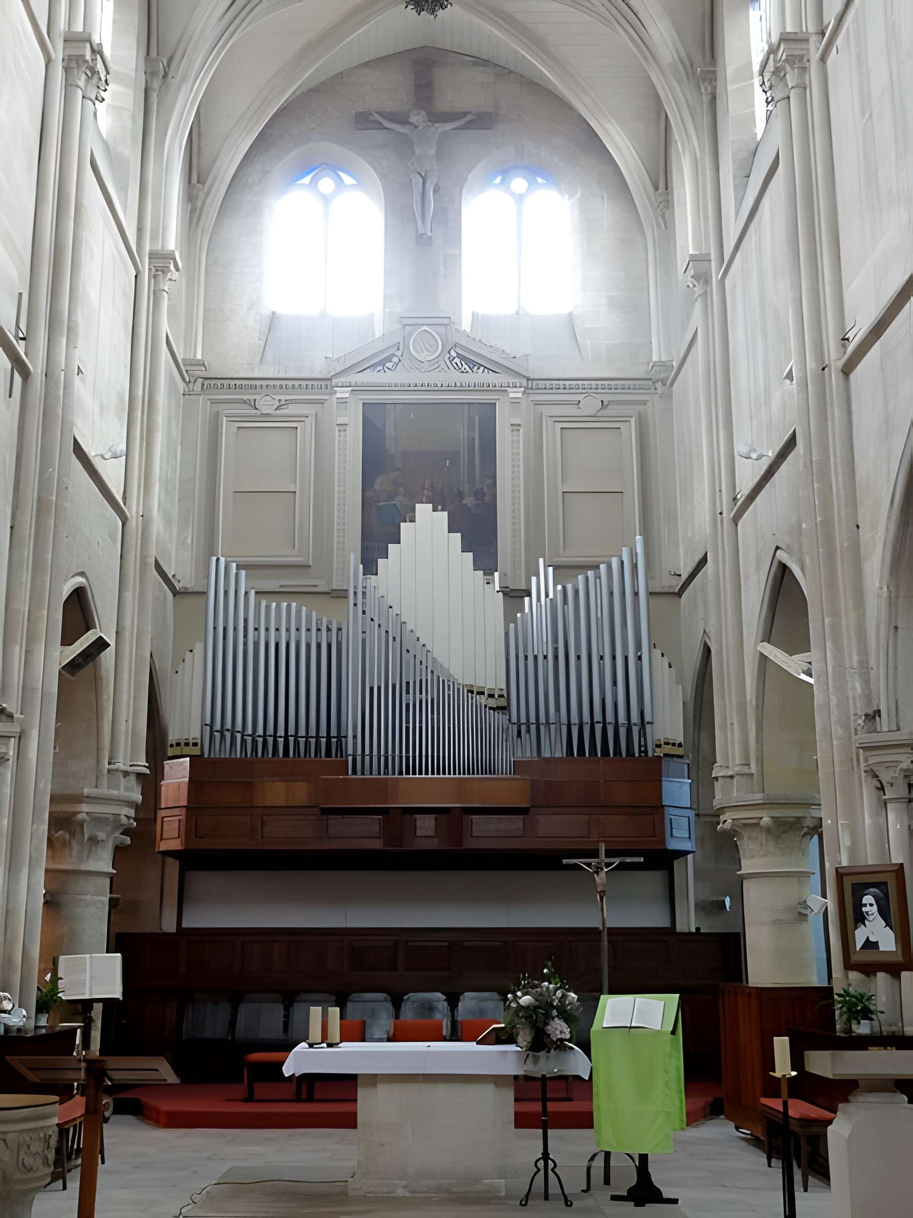 Église Sainte-Geneviève de Gouvieux