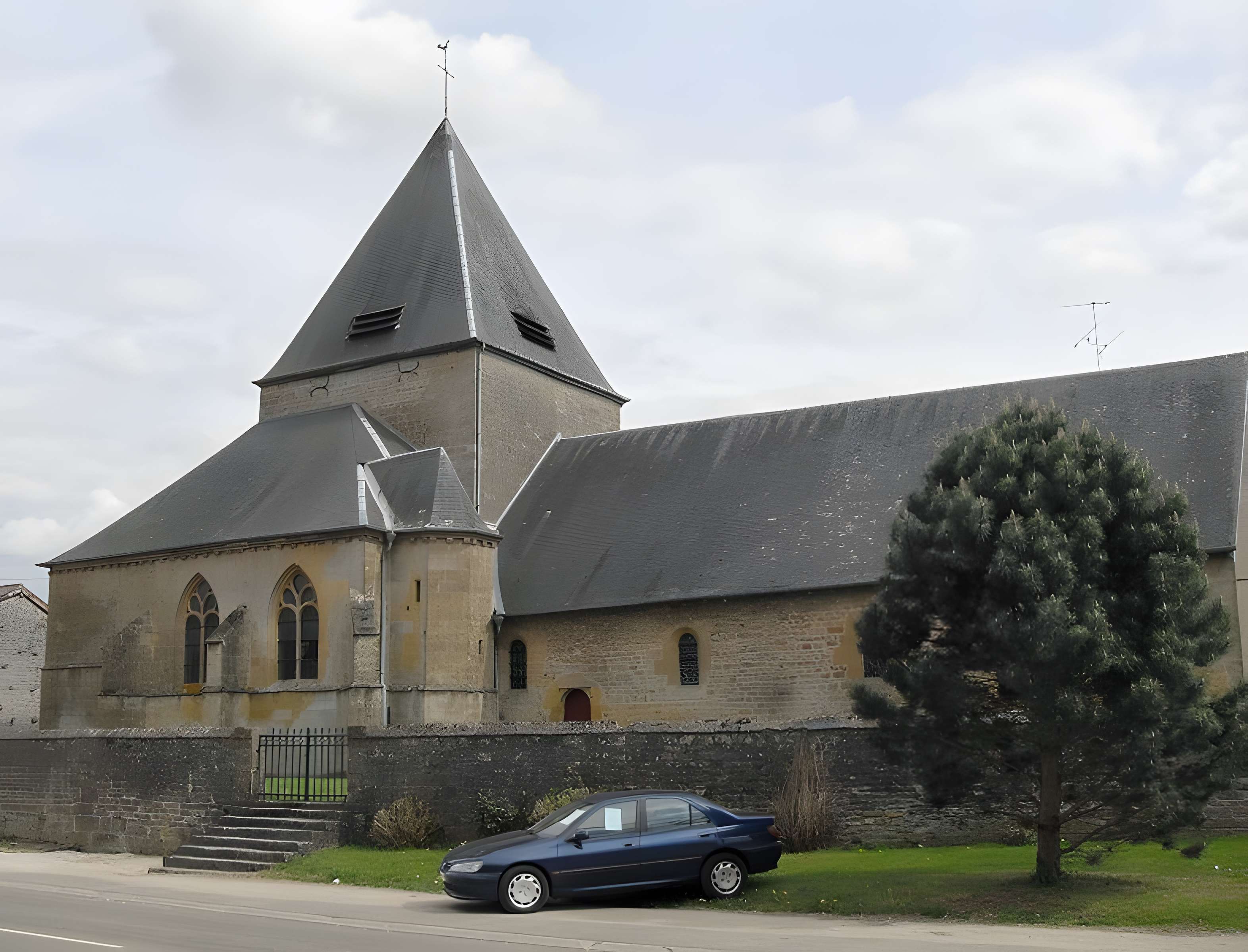 Église Sainte-Geneviève de Mouzon 