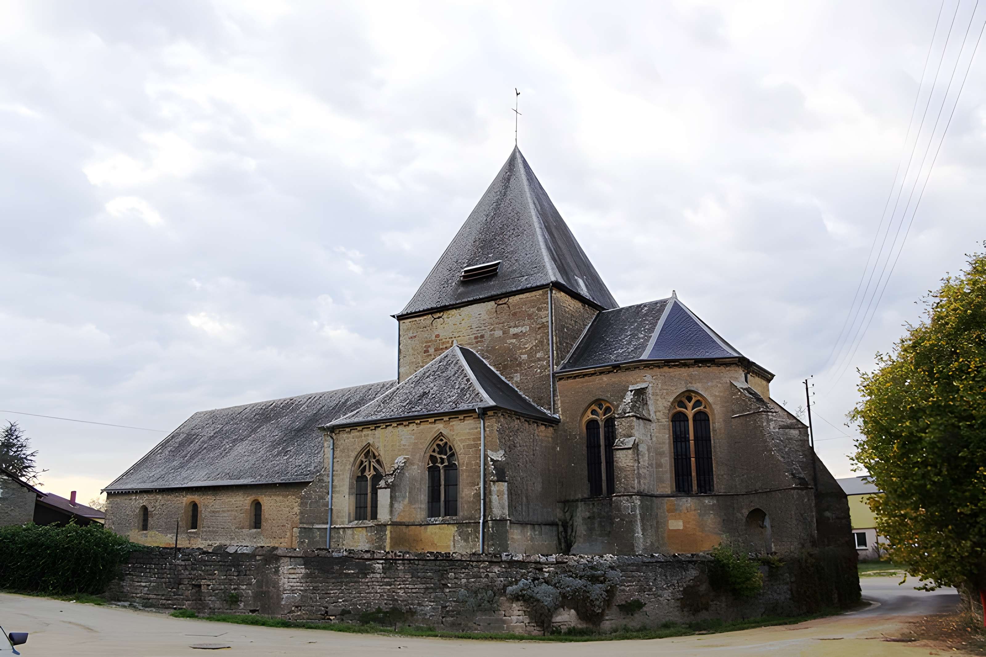 Église Sainte-Geneviève de Mouzon