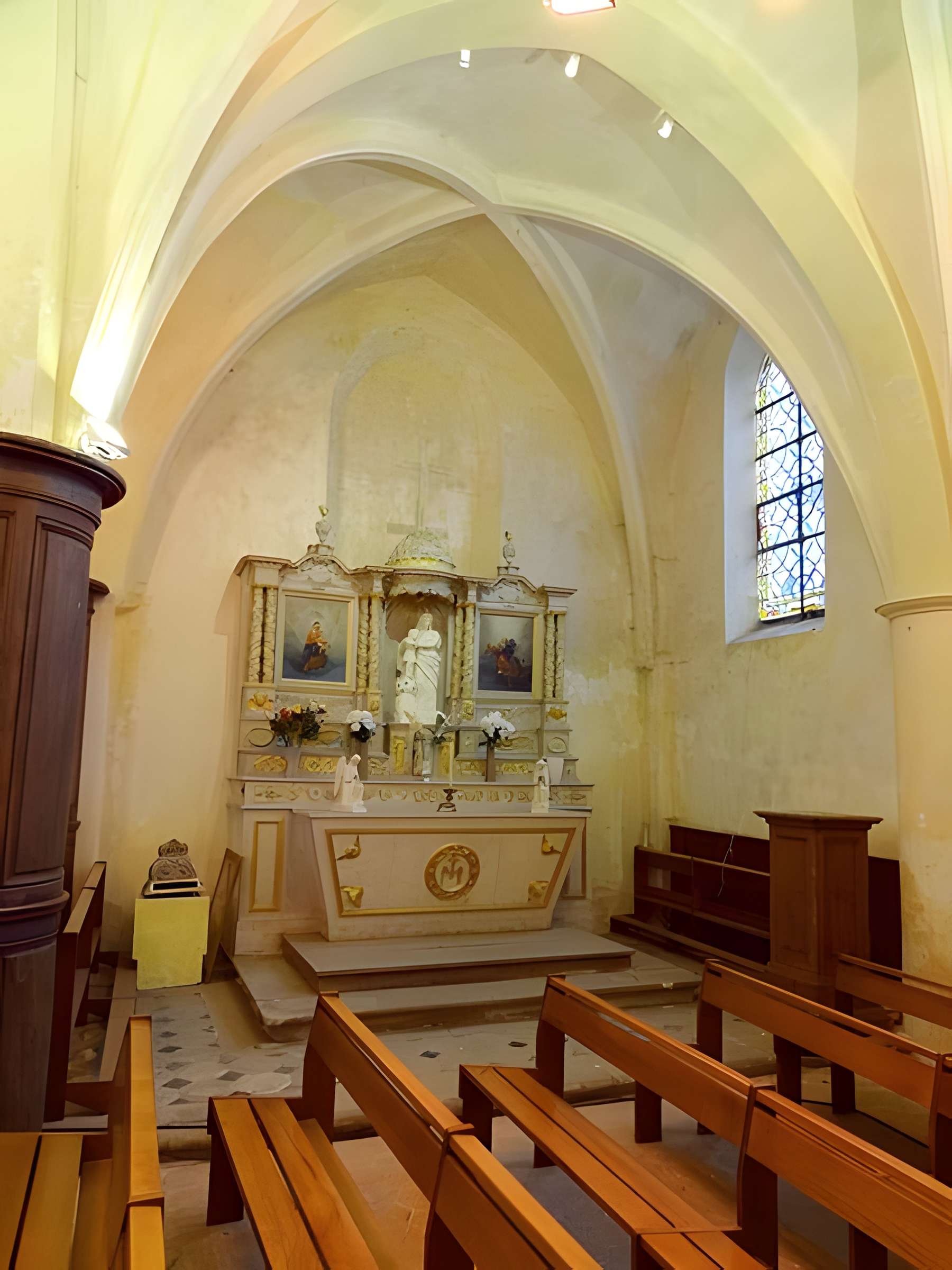 Église Sainte-Geneviève de Puiseux-en-France
