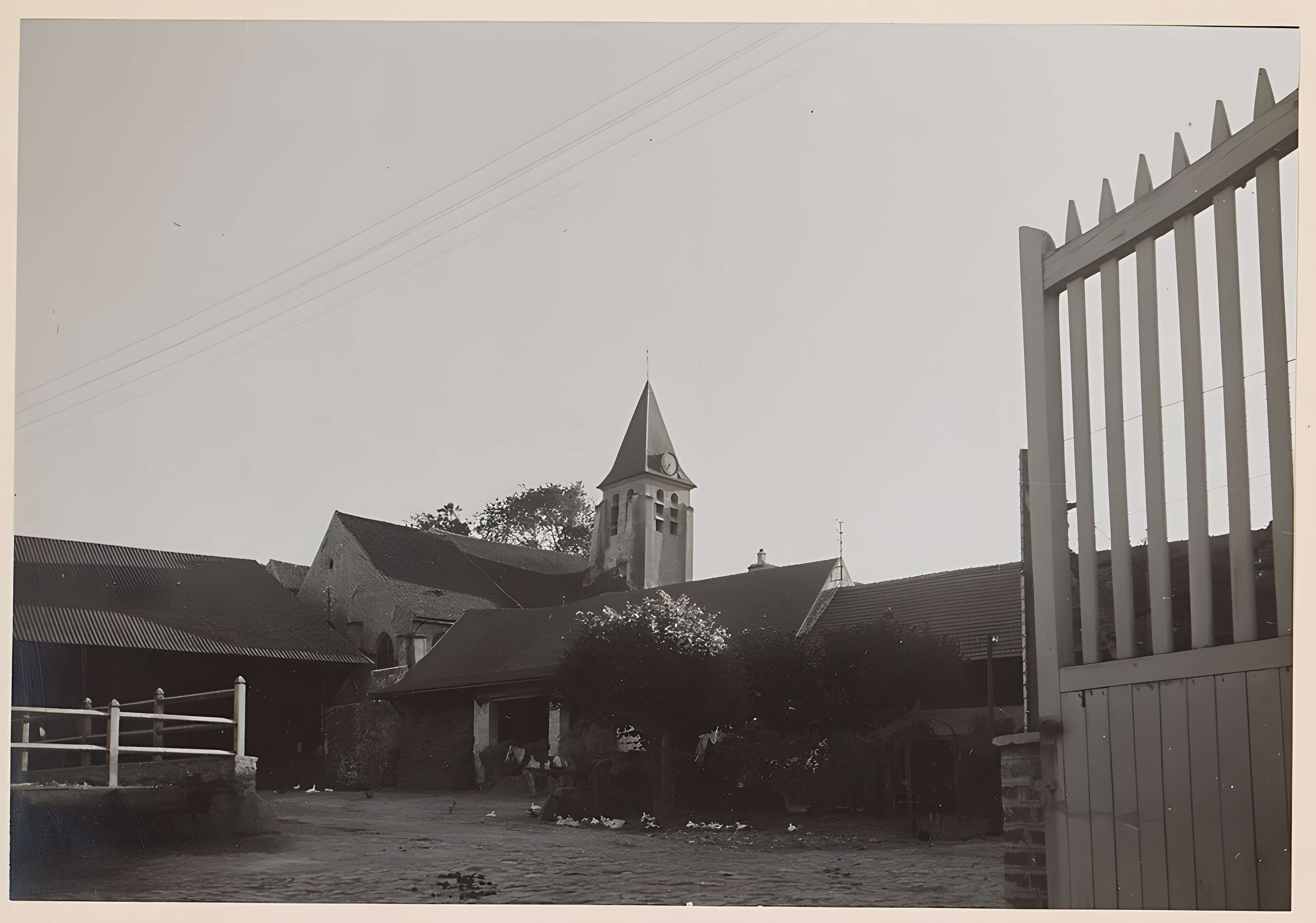 Église Sainte-Geneviève de Puiseux-en-France