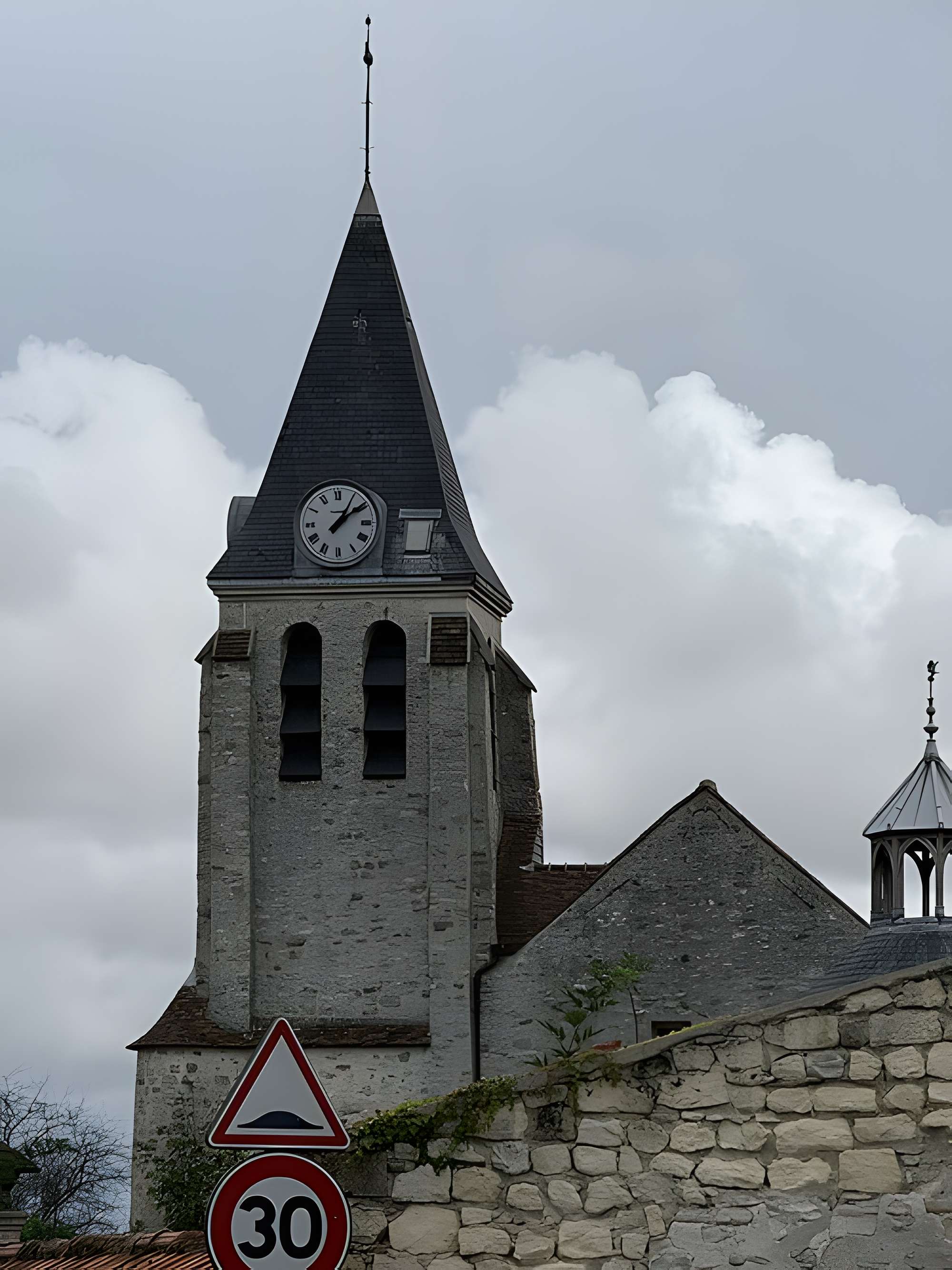Église Sainte-Geneviève de Puiseux-en-France