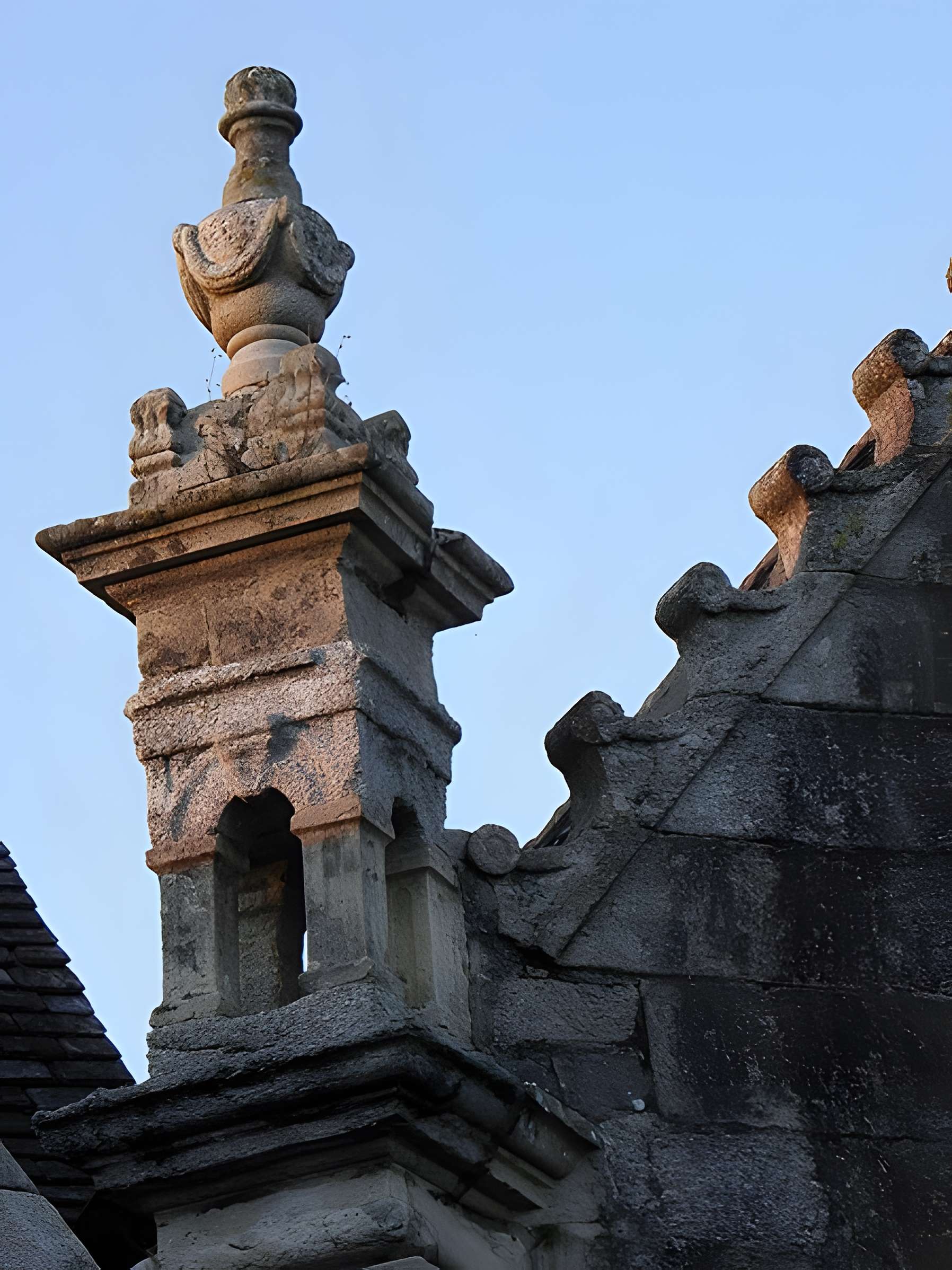 Église Saint-Éguiner de Loc-Eguiner