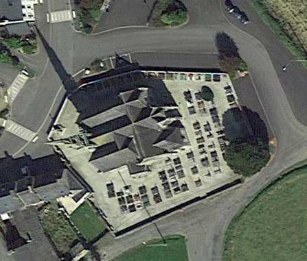 Église Saint-Éguiner de Loc-Eguiner 