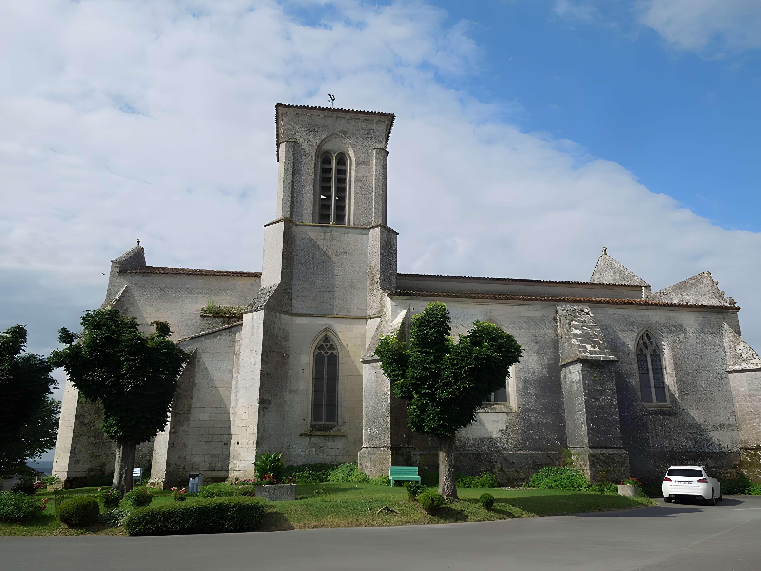 Église Sainte-Lheurine de Sainte-Lheurine