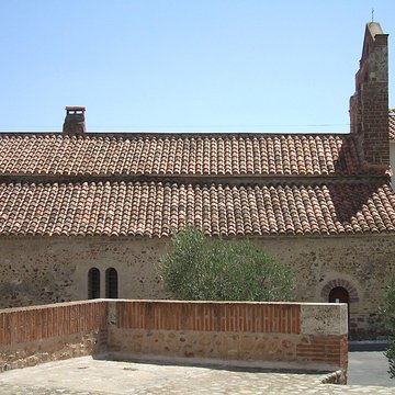 Église Sainte-Marie-et-Saint-Pierre de Château-Roussillon