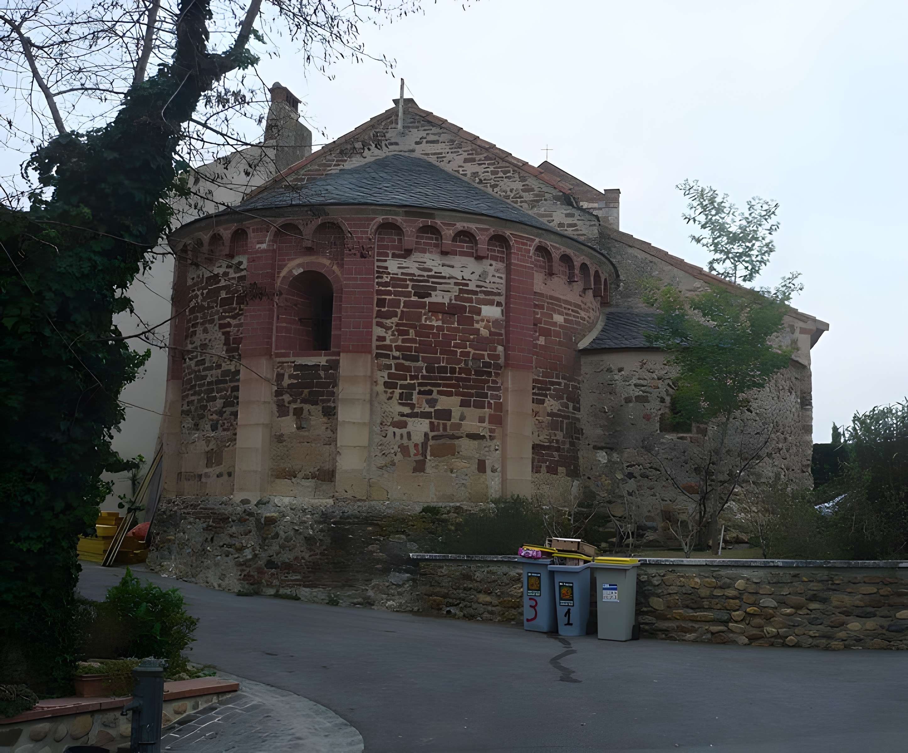Église Sainte-Marie-et-Saint-Pierre de Château-Roussillon