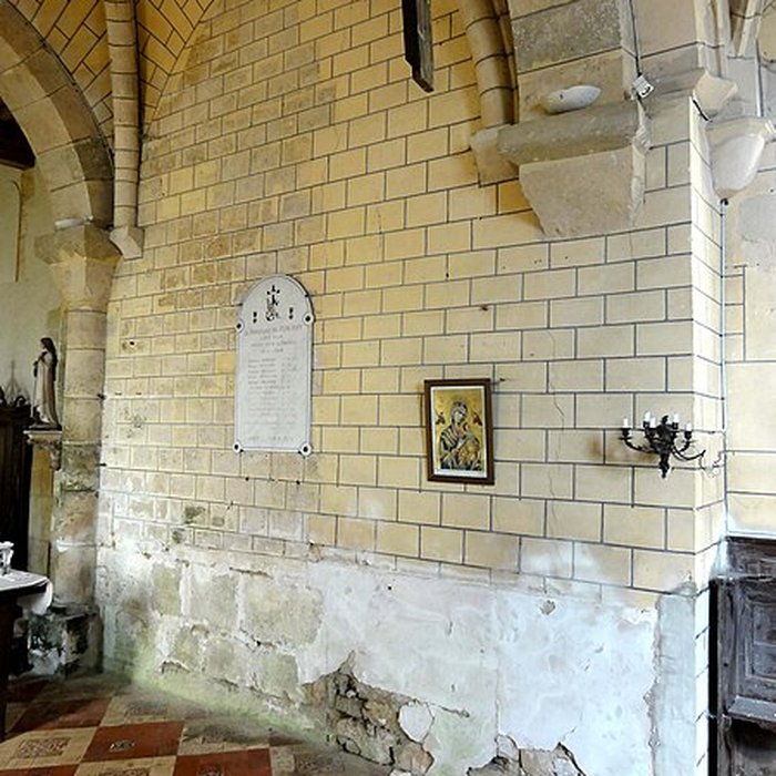 Photo de Église Sainte-Marie-Madeleine du Perchay et croix