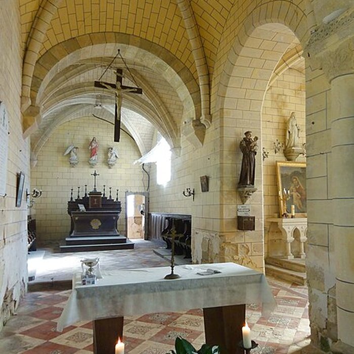 Photo de Église Sainte-Marie-Madeleine du Perchay et croix