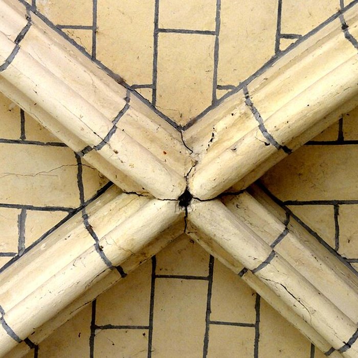 Photo de Église Sainte-Marie-Madeleine du Perchay et croix