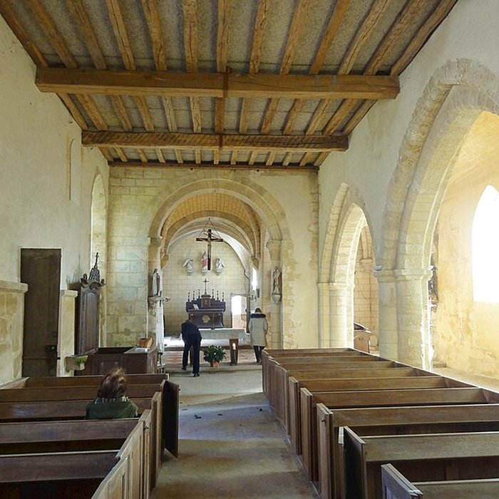 Photo de Église Sainte-Marie-Madeleine du Perchay et croix