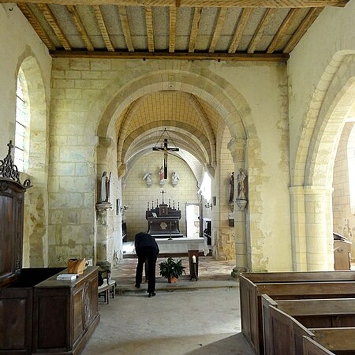 Photo de Église Sainte-Marie-Madeleine du Perchay et croix