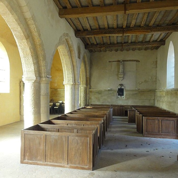 Photo de Église Sainte-Marie-Madeleine du Perchay et croix
