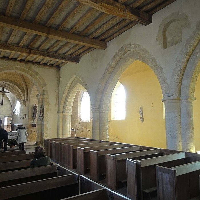 Photo de Église Sainte-Marie-Madeleine du Perchay et croix