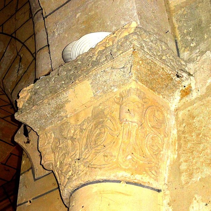 Photo de Église Sainte-Marie-Madeleine du Perchay et croix