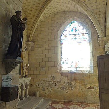 Église Sainte-Marie-Madeleine du Perchay et croix