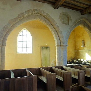 Église Sainte-Marie-Madeleine du Perchay et croix
