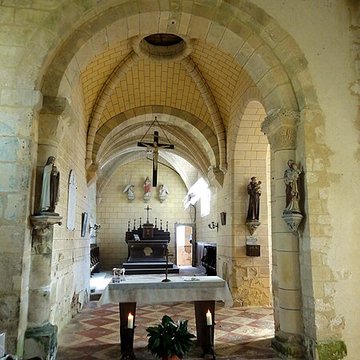 Église Sainte-Marie-Madeleine du Perchay et croix