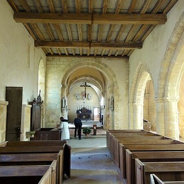 Église Sainte-Marie-Madeleine du Perchay et croix