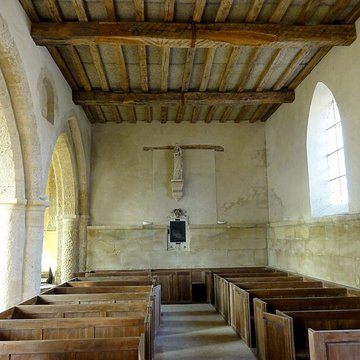 Église Sainte-Marie-Madeleine du Perchay et croix