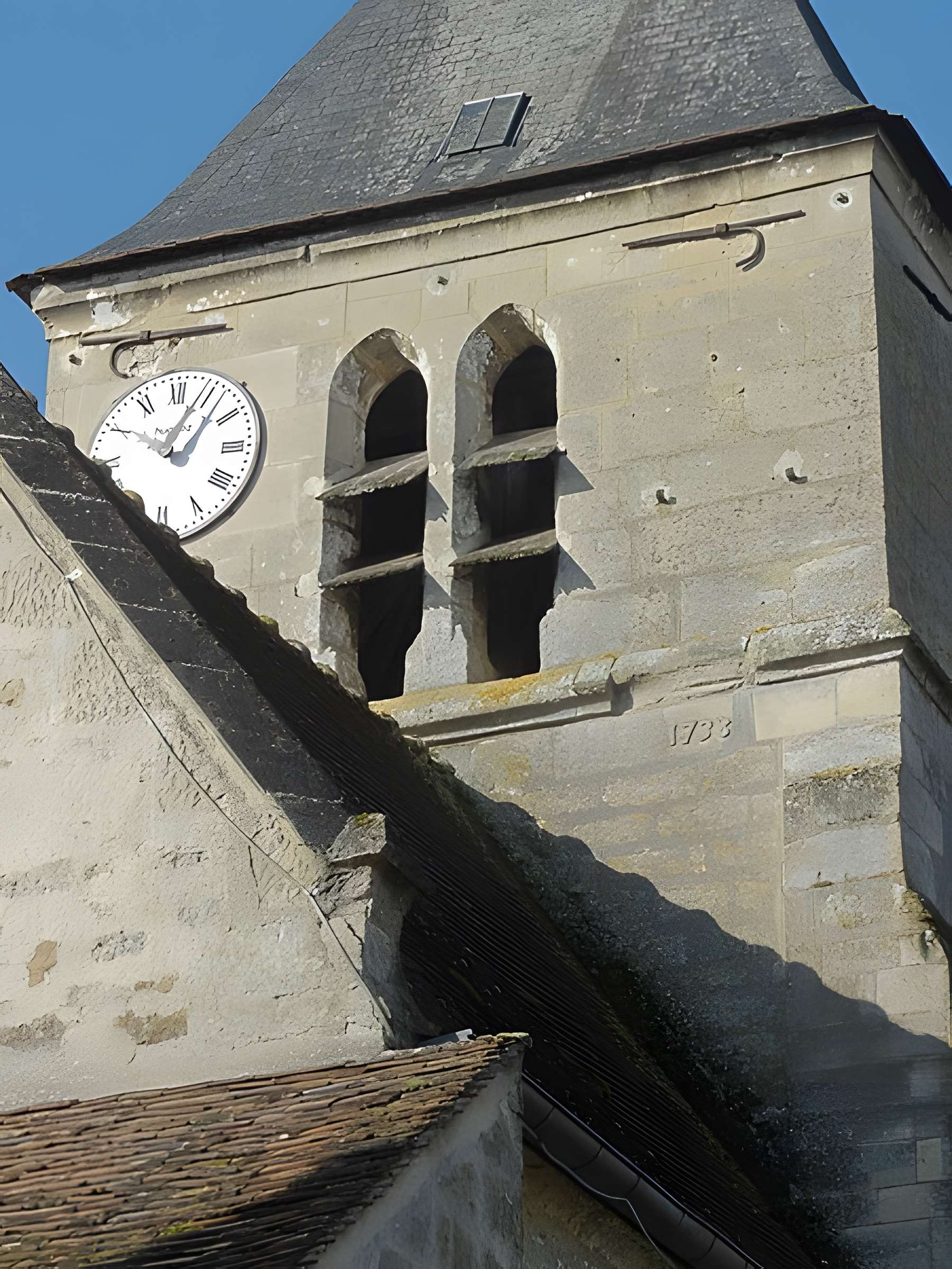 Église Sainte-Marie-Madeleine du Perchay et croix