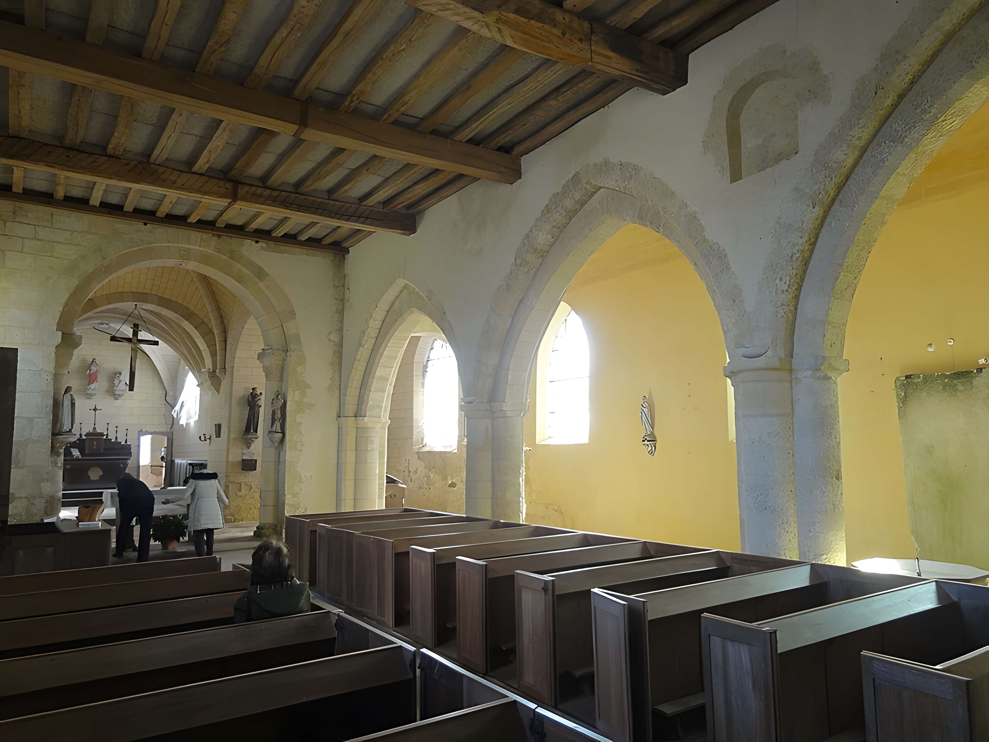 Église Sainte-Marie-Madeleine du Perchay et croix