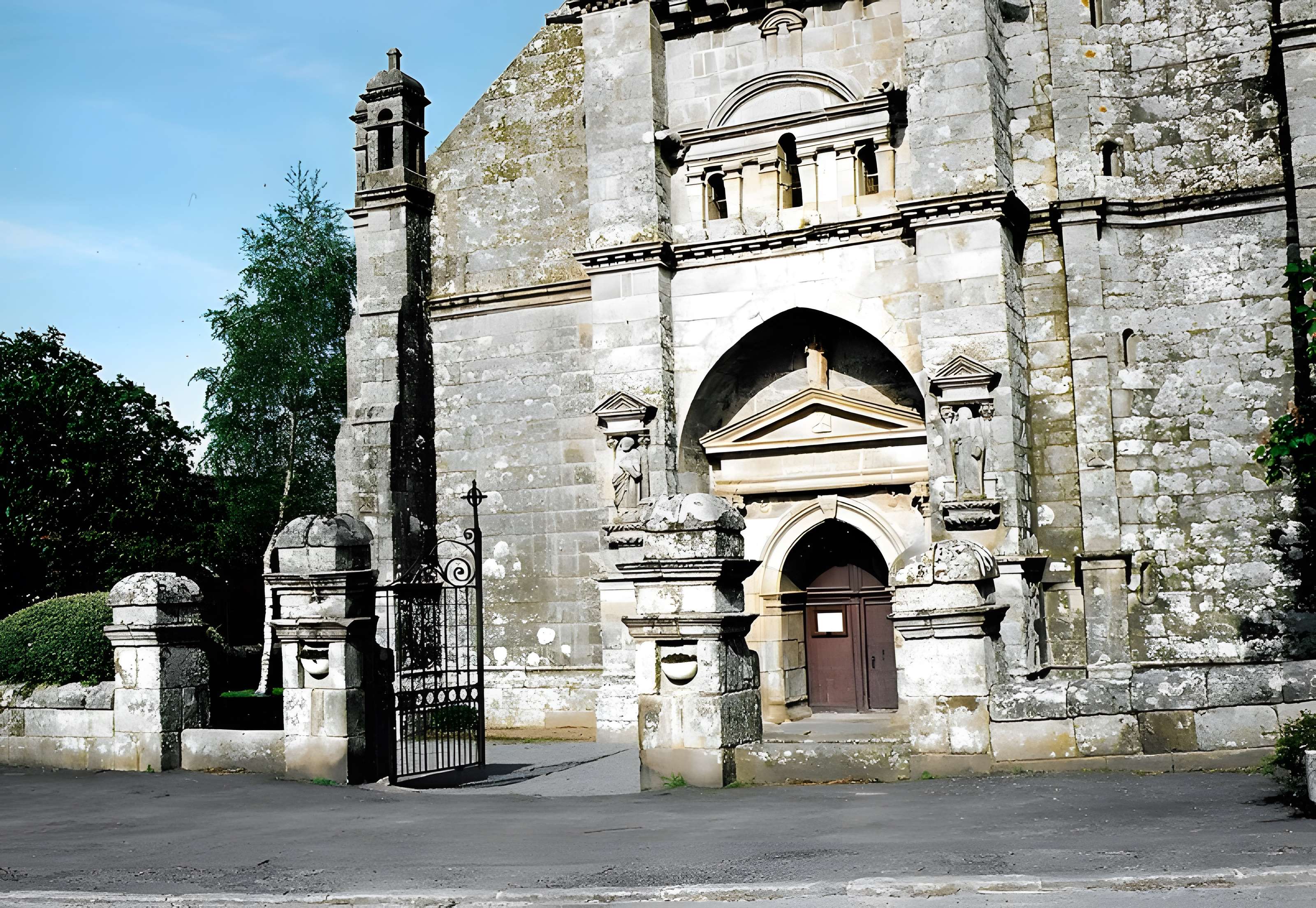 Église Saint-Emilion de Loguivy-Plougras