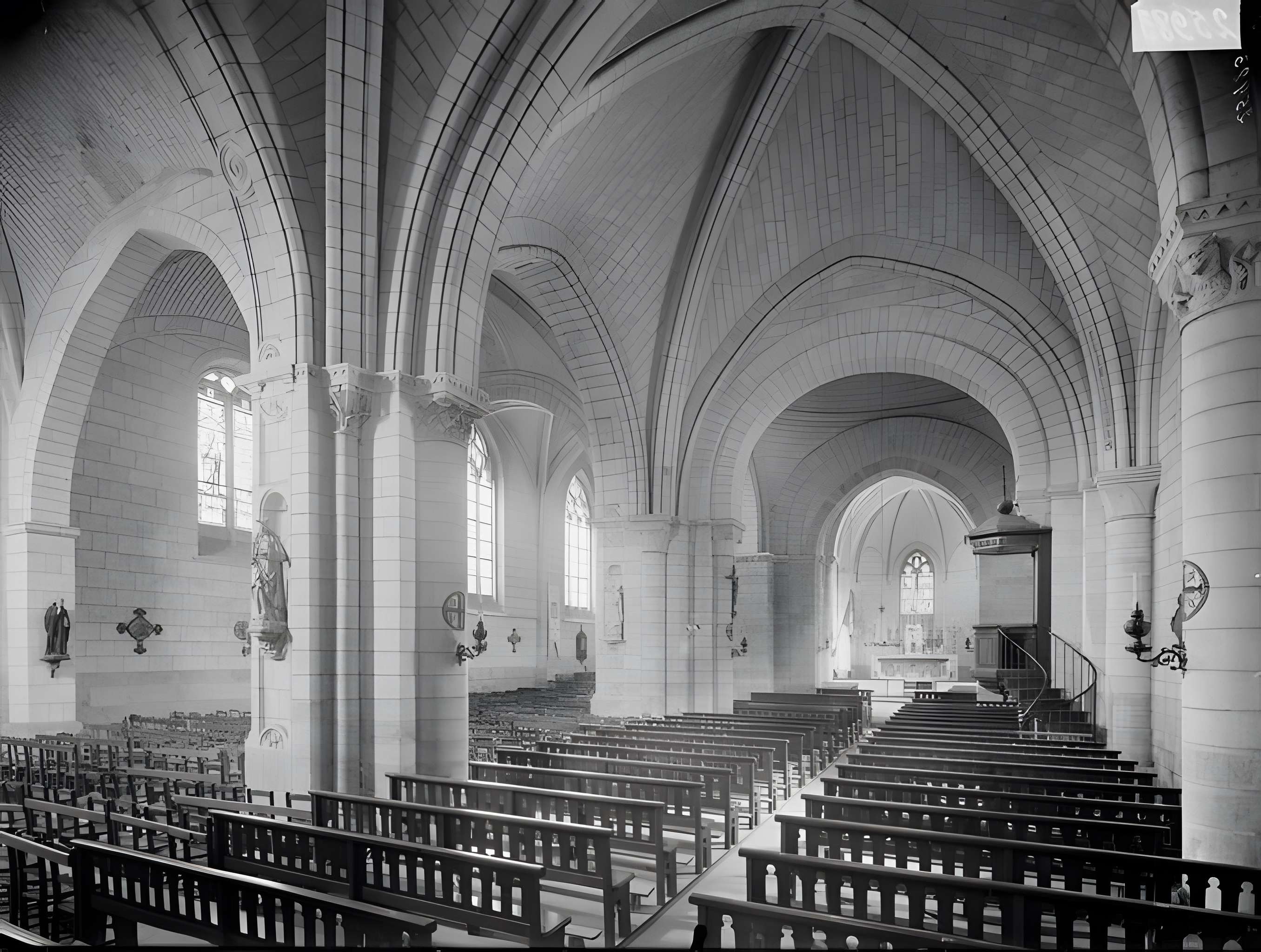 Église Saint-Épain de Saint-Épain