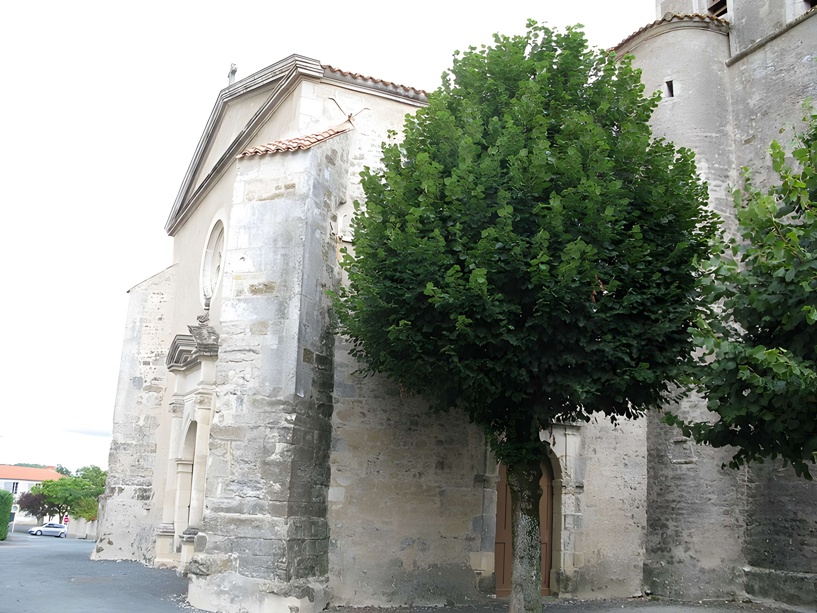 Église Sainte-Pierre de Simon-la-Vineuse