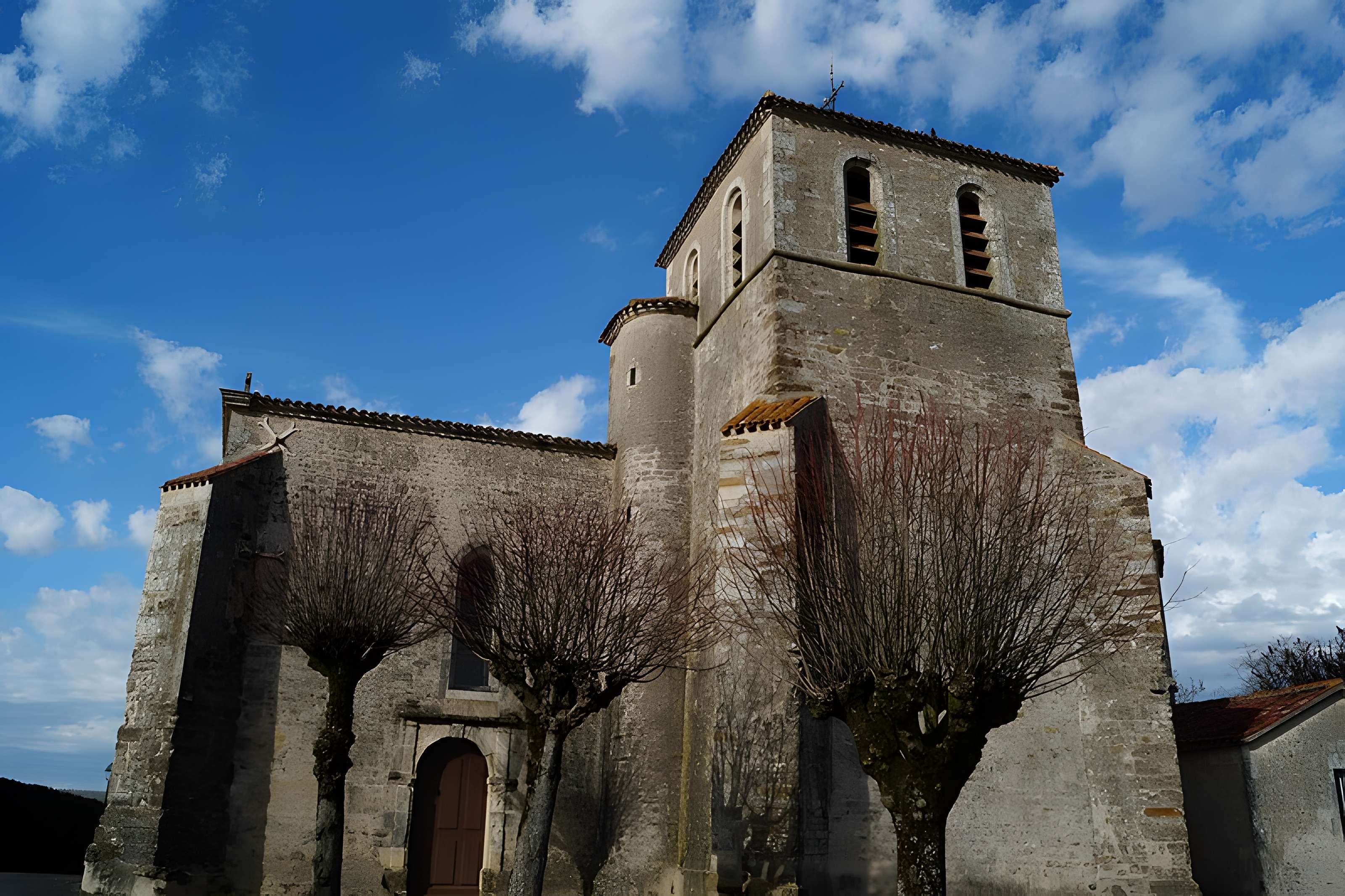 Église Sainte-Pierre de Simon-la-Vineuse