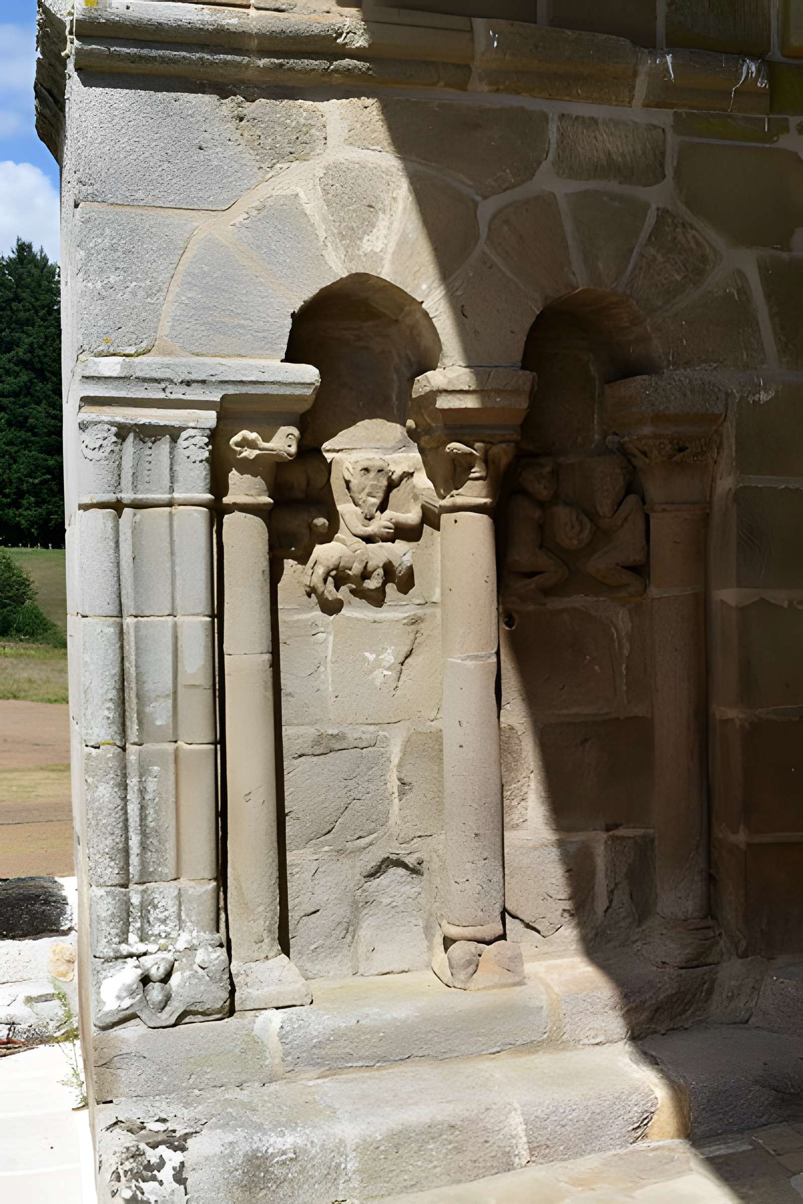 Église Sainte-Radegonde de Sérandon