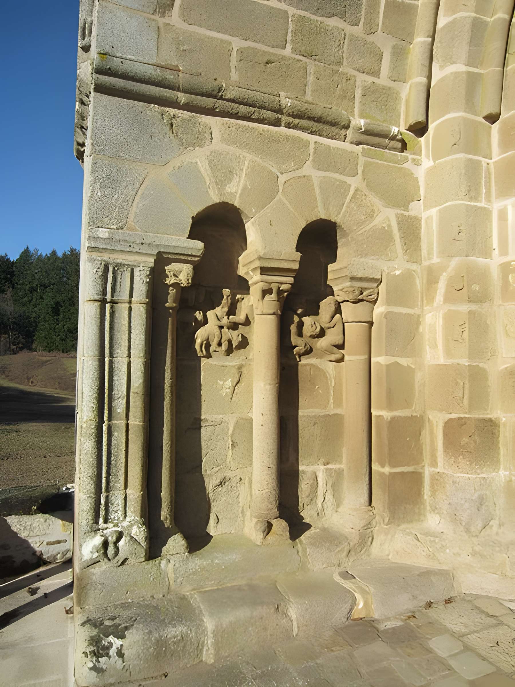 Église Sainte-Radegonde de Sérandon