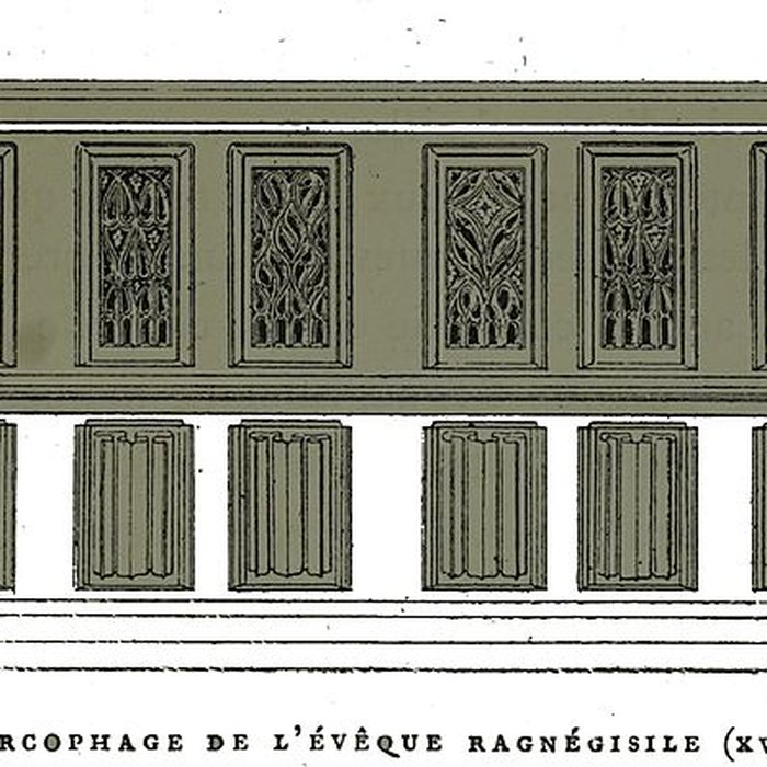 Photo de Église Sainte-Savine de Sainte-Savine et croix