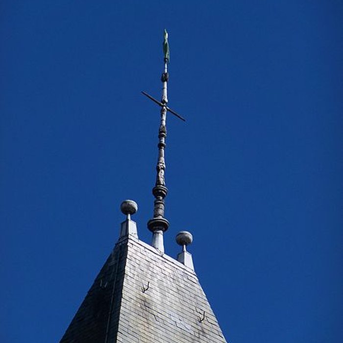 Photo de Église Sainte-Savine de Sainte-Savine et croix